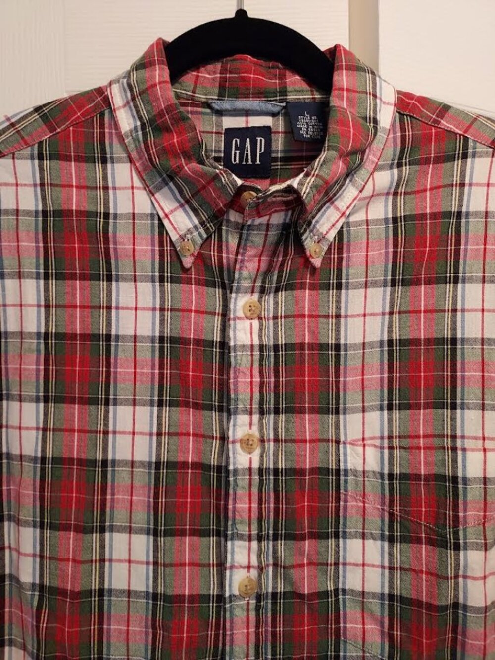 GAP Men's 100% Cotton Madras Plaid Short Sleeve Button-Down Shirt, Size L